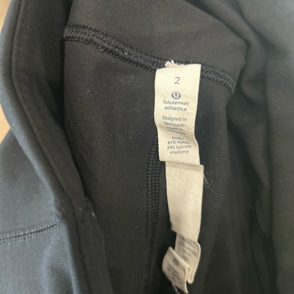 Lululemon Black Full Length Joggers EUC Size 2 - Picture 3 of 3
